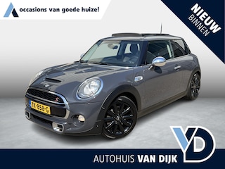 Mini Mini 3-Deurs 2.0 Chili Serious Business JCW pakket / Panoramadak / stoelverw. / 17" velgen