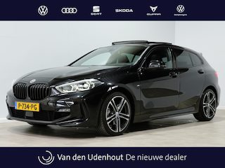 BMW 118i Executive 50 Jahre Editie M Sport Panoramadak 300