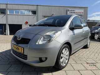 Toyota Yaris 1.3 VVTi Executive | Lederen Bekleding | Nieuwe Apk |