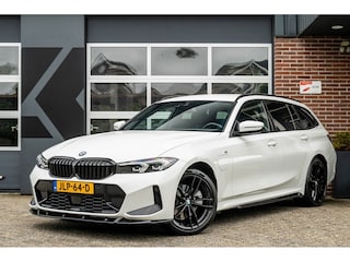 BMW 330e xDrive M Sport LCI | Facelift | Shadow | Trekhaak | Widescreen | Hifi | Camera | 19' inch |