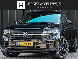 Volkswagen Touareg 3.0 TSi eHybrid 4MOTION R | 462PK | Panoramadak | Night Vision | Massage + Ventilatie | HUD | Dynaudio | Luchtvering | Adaptive Cruise | Ambiance Interieur | Keyless Entry | Stoelverwarming V+A | Stuurverwarming |