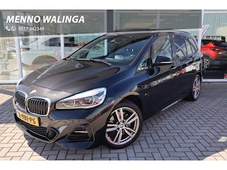 BMW 2-serie Tourer 220i Business Edition Plus| M-Pakket|Automaat|Schuif-kanteldak|Leder|Camera