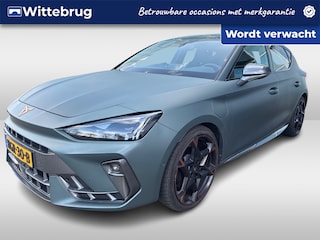 Cupra Leon 1.5 TSI e-Hybrid 272PK VZ Performance / Fabrieksgarantie tm 25-3-29 / Panoramadak / Supersport Stuur / Memory Seat / Matrix LED / Sennheiser / Achteruitrijcamera