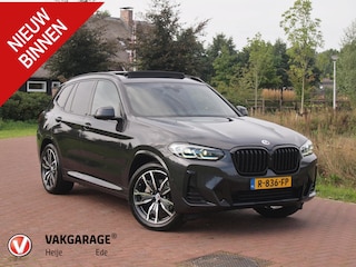 BMW X3 xDrive30e Business Edition Plus | M-Pakket | Panoramadak | Trekhaak | NL-Auto |
