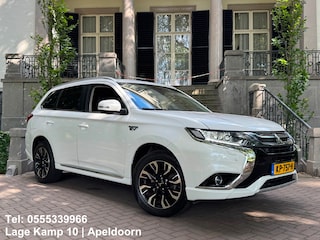 Mitsubishi Outlander PHEV Executive Edition Navi Camera Nl Auto Xenon Leder PDC Stoelverwarming