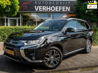 Mitsubishi Outlander 2.0 PHEV Pure - APPLE CARPLAY - PARKEER CAMERA - TREKHAAK - CRUISE / CLIMATE CONTR !