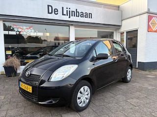 Toyota Yaris 1.0 VVTi +