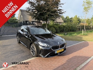 BMW 120 M Sport Design Edition | M-Pakket | Camera | Apple Carplay | NL-Auto |