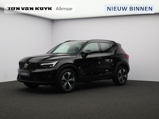 Volvo XC40 2.0 B4 Plus Dark / Pano. dak / Elektr. stoelverstelling / Stoel- + stuurwielverwarming / Harmand Kardon Audio / 19" / BLIS