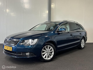 Skoda Superb Combi 1.6 TDI Champs Elysees [ full option ]