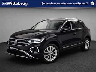 Volkswagen T-Roc 1.5 TSI 150pk Style DSG Automaat / Navigatie by APP / LM 17 inch / Digital cockpit Pro / LED / Park Assist