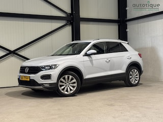 Volkswagen T-Roc 1.5 TSI Style | virtual-dash | navi | camera | trekhaak | carplay |