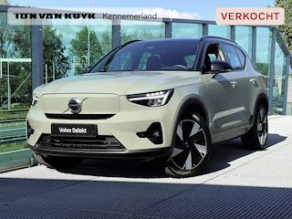 Volvo XC40 Single Motor Extended Range Plus 82 kWh Automaat, Stuur- en Stoel verwarming Elektrische stoelen met geheugen, Zwart dak, Stoelverlenging beide voorstoelen, Sage greenmetallic