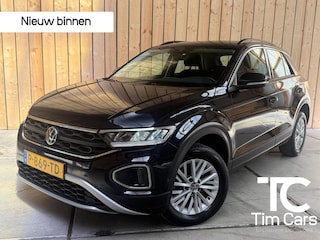 Volkswagen T-Roc 1.0 TSI Life Business Achteruitrijcamera | Apple CarPlay/Android Auto | Adaptieve cruise control | Climate control | DAB ontvangst | Digitale cockpit | LED koplampen | Voorstoelen verwarmd | Parkeersensoren voor en achter