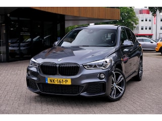BMW X1 sDrive20i Centennial High Executive|Rijklaar!|M-Sport|Pano|HUD|Camera|Trekhaak|Stoelverwarming