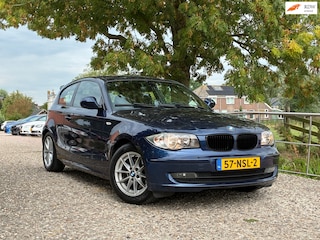 BMW 118i Business Line | Navi + Cruise + Clima Nu € 3.975,-!!!