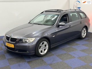 BMW 3-serie Touring 318i / PANORAMADAK / AUTOMAAT / NETTE AUTO