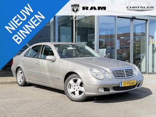 Mercedes-Benz E-klasse 200 K. Elegance volledige onderhoudshistorie