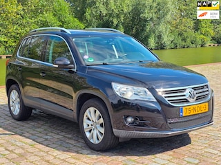 Volkswagen Tiguan 1.4 TSI Sport&Style 1e eigenaar dealer onderhouden navigatie cruis control parkeer sensor trekhaak