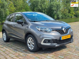 Renault Captur 0.9 TCe Limited 2e eigenaar dealer onderhouden trekhaak navigatie cruis control parkeer sensor