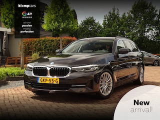 BMW 5-serie Touring 530e xDrive Trekhaak Elektrisch | Schuifdak | Topstaat! | All-season