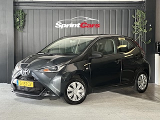 Toyota Aygo 1.0 VVT-i x | Lage KM (NAP)  | LED verlichting | Hill Hold Functie | start/stop systeem |