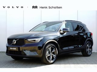 Volvo XC40 B4 Plus Black Edition | Panoramadak | Trekhaak | Verwarmbare voorstoelen en stuurwiel | Premium audio by Harman Kardon |  Apple carplay/Android auto | Keyless