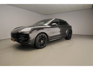 Porsche Cayenne 3.0 E-Hybrid | Sport Chrono | Sportuitlaat | Pano | Passagiersdisplay | Premium Sportstoelen | Luchtvering | 22" RS Spyder | PTS | BTW auto