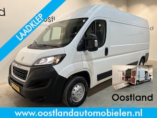 Peugeot Boxer 335 2.2 BlueHDi 140 PK L3H2 Premium / Dhollandia Laadklep / Euro 6 / Airco / Camera / Cruise Control / Navigatie / 3-Zits / 40.000 KM !!