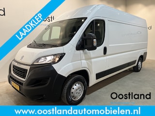 Peugeot Boxer 335 2.2 BlueHDi 140 PK L3H2 Premium / Dhollandia Laadklep / Euro 6 / Airco / Camera / Cruise Control / Navigatie / 3-Zits / 40.000 KM !!