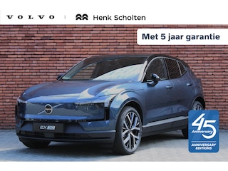 Volvo EX30 Single Motor Extended Range Ultra 69 kWh 45th Anniversary Edition | 5 jaar garantie - (2 jaar extra fabrieksgarantie) | Zwarte Interieur Bekleding | 20 inch lichtmetalen velgen | Getint glas achter | Verwarmde voorstoelen en stuurwiel | Panoramadak | 360 Graden Camera | Premium Aduio By Harman Kardon | Draadloze telefoonlader | Pilot Assist | Parkeerassistent |
