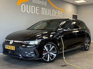 Volkswagen Golf 1.5 eHybrid GTE | Trekhaak |Adaptive cruise | 360 | Head-up | Sfeer |Stoelverwarming | Carplay |