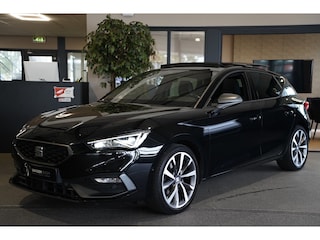 Seat Leon 1.5 eTSI FR 150PK DSG Pano Beats Led Cam Navi Virtual ACC Trekhaak
