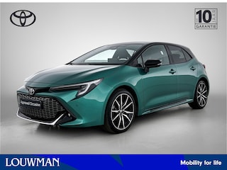 Toyota Corolla Hybrid 140 GR Sport | Trekhaak afneembaar | Stoelverwarming | Parkeersensoren voor+achter | Draadloze telefoonlader | Navigatie | Apple CarPlay/Android Auto | Cruise Control Adaptive |