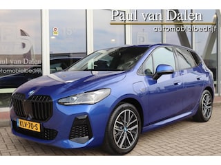 BMW 2-serie Tourer (u06) 225e 245PK XDRIVE M-SPORT SHADOW LINE Navi | Camera | Adapt.Cruise | Comfort Acces | Dab | Adapt. Led | 18 Inch Lm |