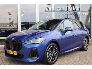 BMW 2-serie Tourer (u06) 225e 245PK XDRIVE M-SPORT SHADOW LINE Navi | Camera | Adapt.Cruise | Comfort Acces | Dab | Adapt. Led | 18 Inch Lm |