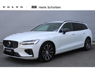 Volvo V60 T8 Plug-in hybrid AWD Plus Dark | Trekhaak | Panoramadak | Verwarmbare voorstoelen, achterbank en stuurwiel | Head-up display | 360 graden camera | Premium audio by Harman Kardon | Apple carplay/Android auto | Keyless |
