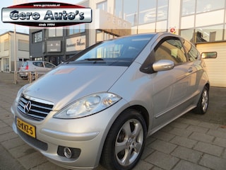 Mercedes-Benz A-klasse 200 Classic nw model export of handel koppeling slecht ,mooie auto