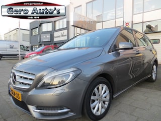 Mercedes-Benz B-klasse 180 Ambition nl-auto bi-xenon ,cruise control pdc led