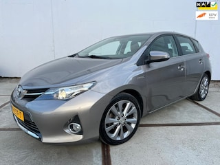 Toyota Auris 1.8 Hybrid Dynamic 5drs - camera - clima - cruise control - bluetooth - trekhaak - NAP - dealer onderhouden - isofix