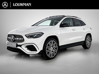 Mercedes-Benz GLA 250 e 140 Year Edition | Plus pakket | Nightpakket | Parkeerpakket | Panoramaschuifdak | 20” tien-dubbelspaaks AMG velgen | Warmtewerend, donkergetint glas |