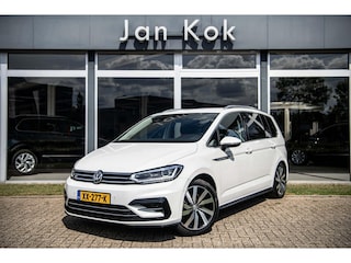 Volkswagen Touran 1.5 TSi 150 pk Highline Business R-line 7p | Keyless | Full LED | Camera | Stoelverwarming