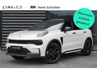 Lynk & Co 01 1.5 More | Trekhaak | 360 Graden camera | Actieve LED Koplampen | Schuif-/Kanteldak | Premium Audio By Harman Kardon | Sfeerverlichting | Dodehoekassistent | Adaptieve Cruise Control | Stuurverwarming | Stoelverwarming | Bestuurdersstoel met geheugen | Getint glas | Elektrisch bedienbare achterklep | Draadloos telefoonoplader