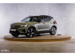 Volvo XC40 Single Motor Extended Range Plus 82 kWh | Sage green | Tailored wool | Adaptieve cruise | Zwenkbare trekhaak | Blis |