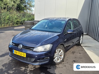Volkswagen Golf 1.0 TSI Connected Series 115 PK | Achteruitrijcamera | App Connect | Cruise control | Navigatie | Climate control | DAB | 16"LMV