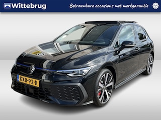 Volkswagen Golf 1.5 eHybrid GTE / FABRIEKSGARANTIE TM 02-2031/ 272 PK/ PANO/ TREKHAAK/ 360 CAMERA/ 18'' LMV/ HEAD-UP DISPLAY/ DCC/ DODE HOEK/ IQ. LIGHT/ ADAPT. CRUISE/ TRAVEL ASSIST/ STOEL-STUURVERWARM./ NAVI/ CLIMA/ DAB/ 1