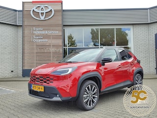 Toyota Yaris Cross 1.5 Hybrid 130 EXECUTIVE NIEUW MODEL 2026! HEAD-UP JBL-AUDIO STOEL/STUURVERW 18'' LM-VELGEN PARK-SENSOREN NAVI APPLE/ANDROID