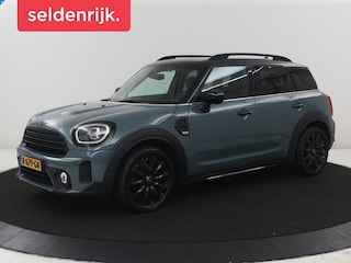 Mini Countryman 1.5 Cooper Classic | Leder | Cruise control | Stoelverwarming | Camera | Park assist | Navigatie | Carplay | Sfeerverlichting | Climate control | Trekhaak | 18" velgen
