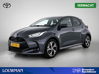 Toyota Yaris 1.5 Hybrid 115 Dynamic Comfort Pack | BTW voertuig | Dealer onderhouden | Stoel+Stuurverwarming  | Dodehoek detectie | Parkeersensoren voor+achter | Climate Control | Cruise Control Adaptive | Navigatie | Apple CarPlay/Android