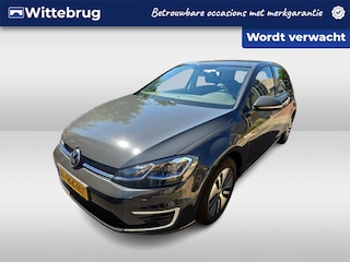 Volkswagen Golf E-DITION 136pk / Navigatie / Camera / Parkeersensoren / LM 16 inch / LED